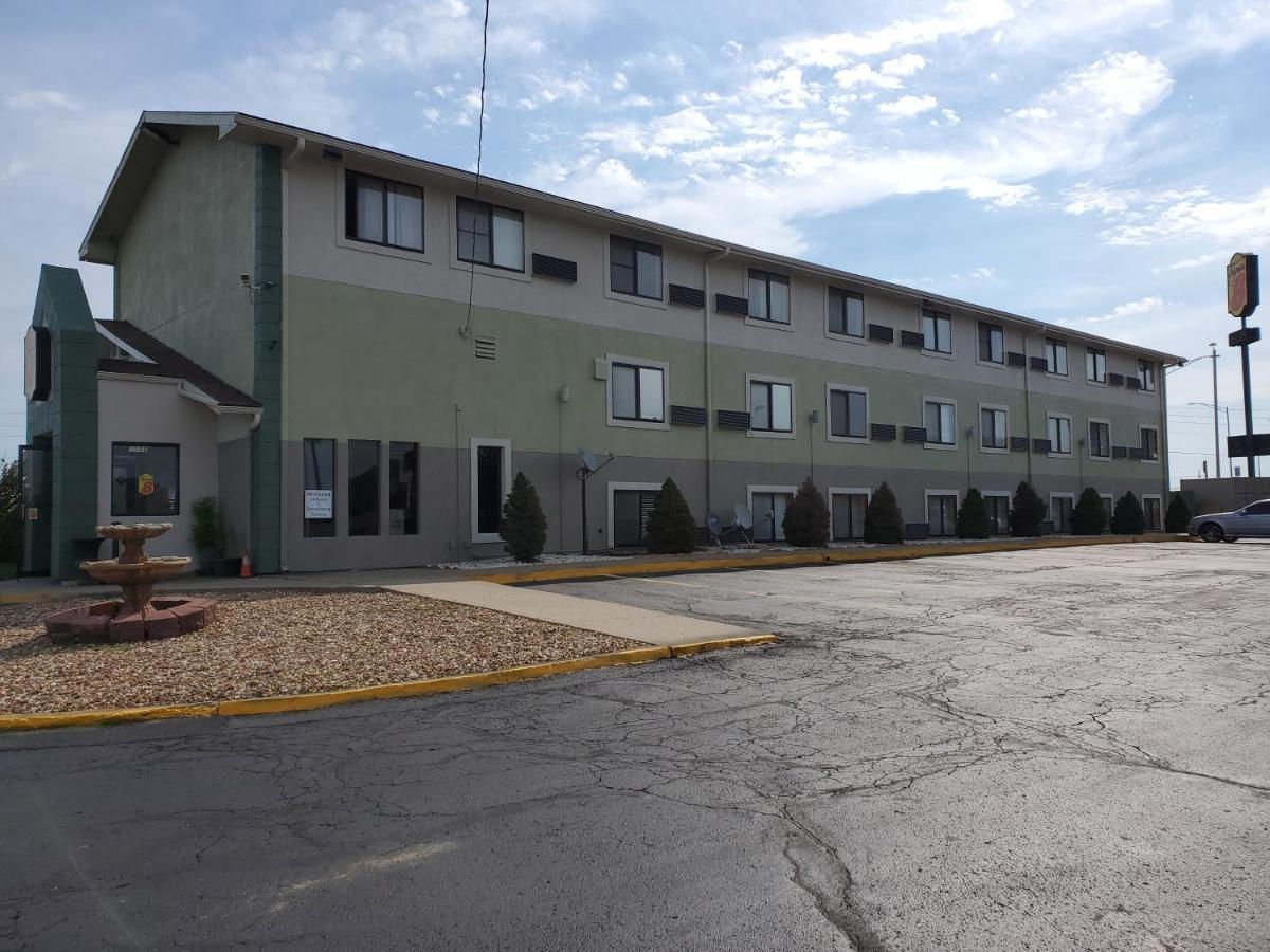 Super 8 By Wyndham Kansas City At Barry Road/Airport Zewnętrze zdjęcie