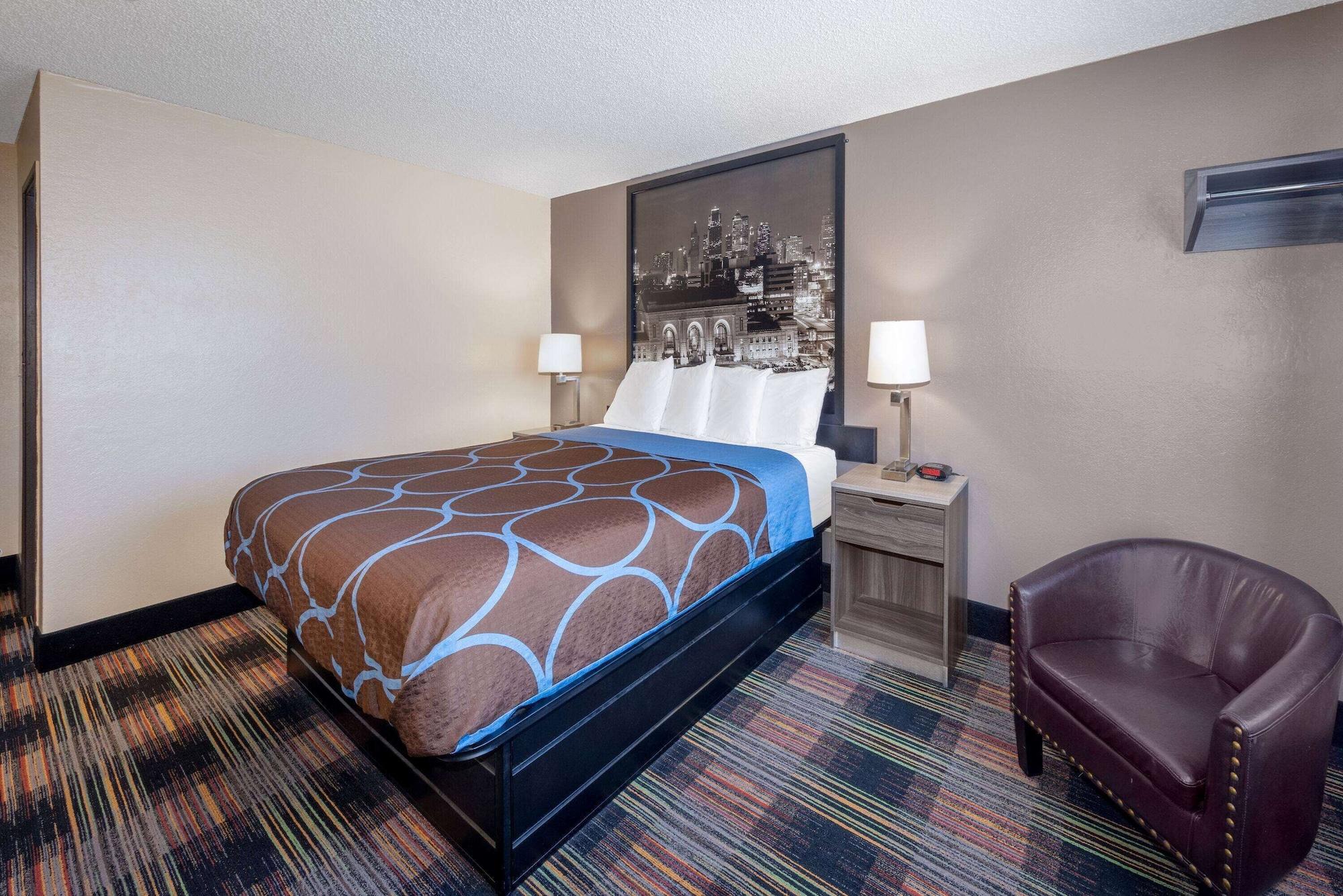 Super 8 By Wyndham Kansas City At Barry Road/Airport Zewnętrze zdjęcie