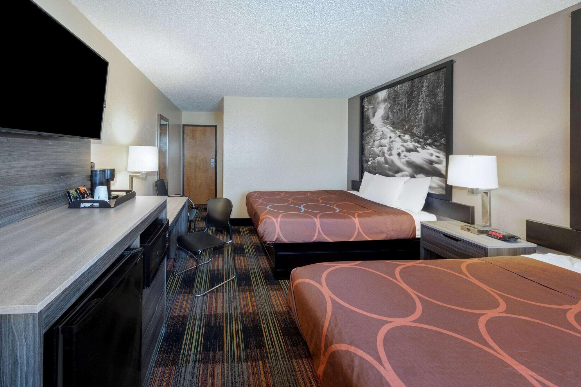Super 8 By Wyndham Kansas City At Barry Road/Airport Zewnętrze zdjęcie