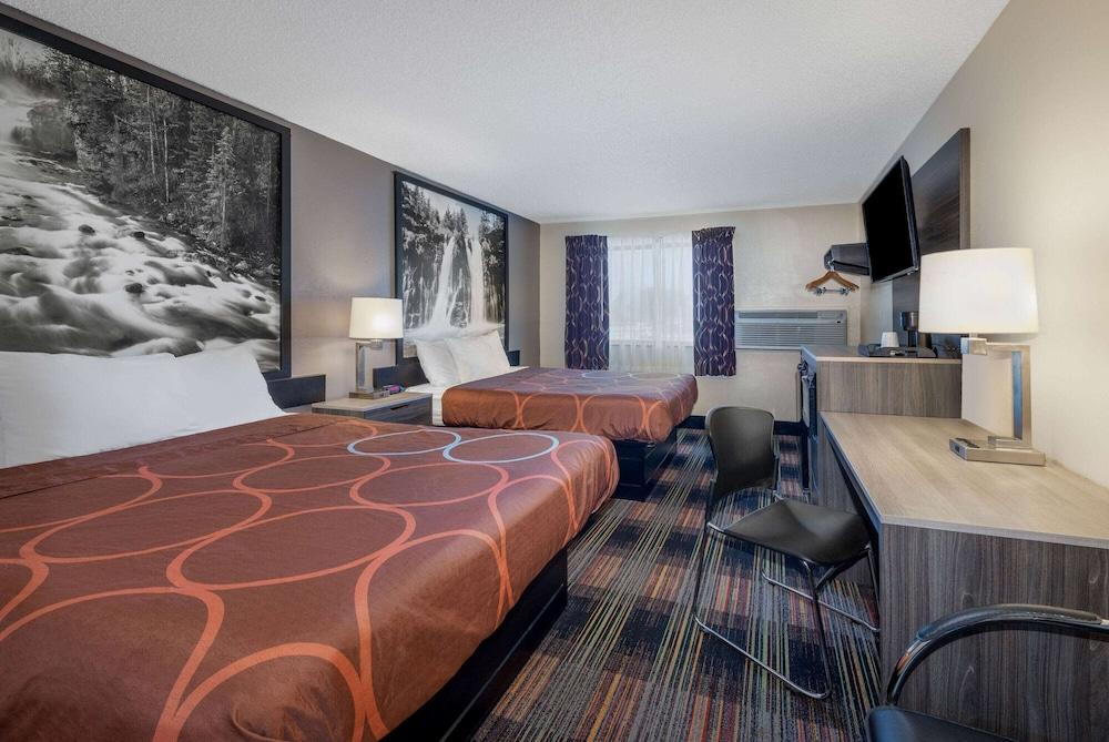 Super 8 By Wyndham Kansas City At Barry Road/Airport Zewnętrze zdjęcie