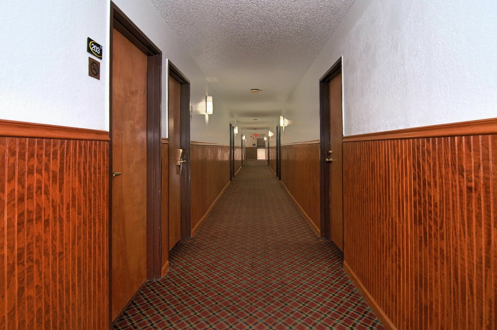 Super 8 By Wyndham Kansas City At Barry Road/Airport Zewnętrze zdjęcie