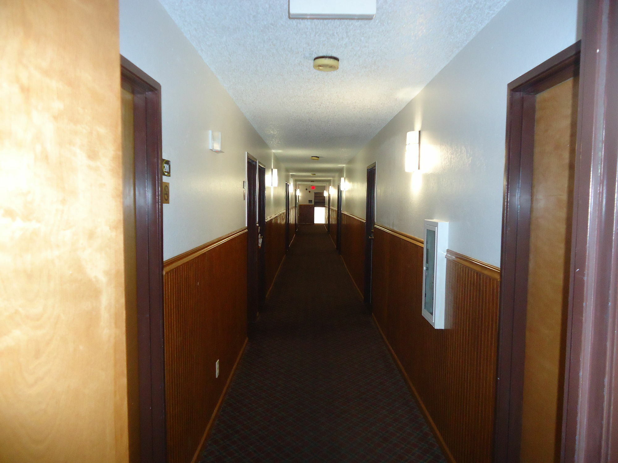 Super 8 By Wyndham Kansas City At Barry Road/Airport Zewnętrze zdjęcie