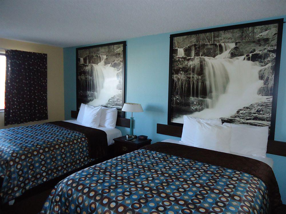 Super 8 By Wyndham Kansas City At Barry Road/Airport Zewnętrze zdjęcie